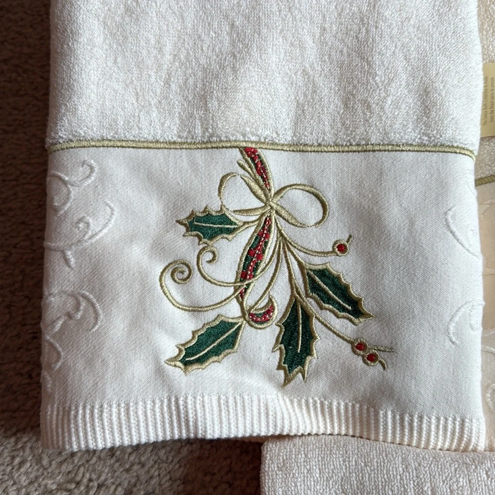 Lenox Ribbon and Holly Embroidered Holiday Bath Towel Set hand towel Christmas